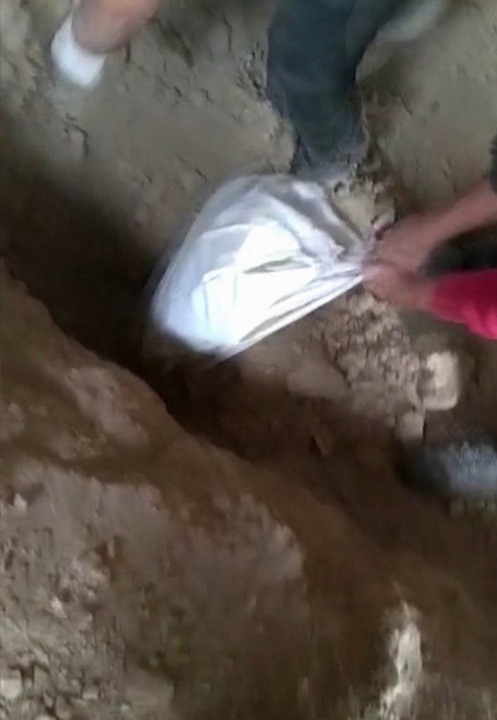 Konya’da, toprağa gömülen 45 kilo esrar ele geçirildi