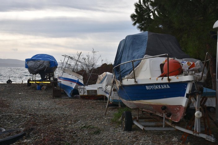 İzmir'de 2 tekne alabora oldu, balıkçılar önlem aldı