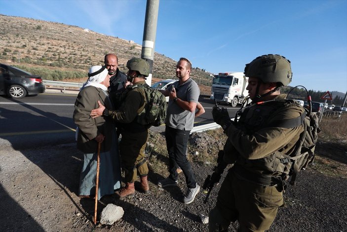 Batı Şeria’da İsrail güçleri ile Yahudi yerleşimciler, Filistinlilere saldırdı