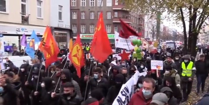 Almanya'da terör örgütü PKK yanlıları yürüyüş düzenledi