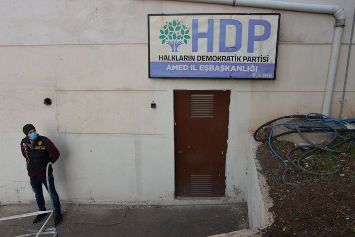 d Evlat nöbetini sürdüren aileler: Ön kapı Meclis, arka kapı Kandil kapısı