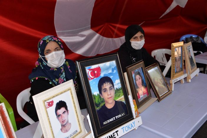 d Evlat nöbetini sürdüren aileler: Ön kapı Meclis, arka kapı Kandil kapısı