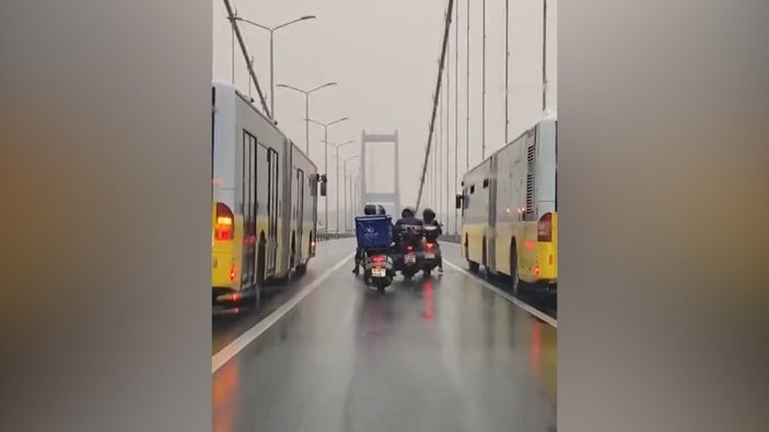 İstanbul'da otobüsler motosikletli kuryelere siper oldu