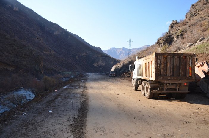 Şırnak’ta PKK’nın patlattığı yol ve köprüleri devlet yeniden yapıyor