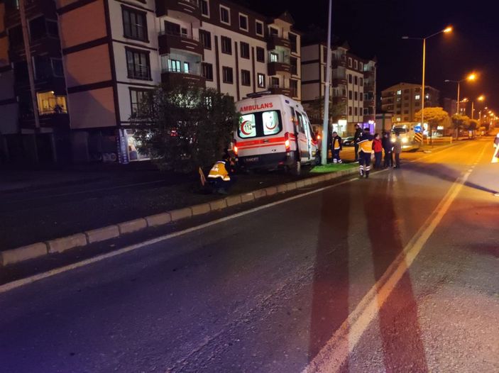 d Bingöl'de hasta taşıyan ambulans kaza yaptı