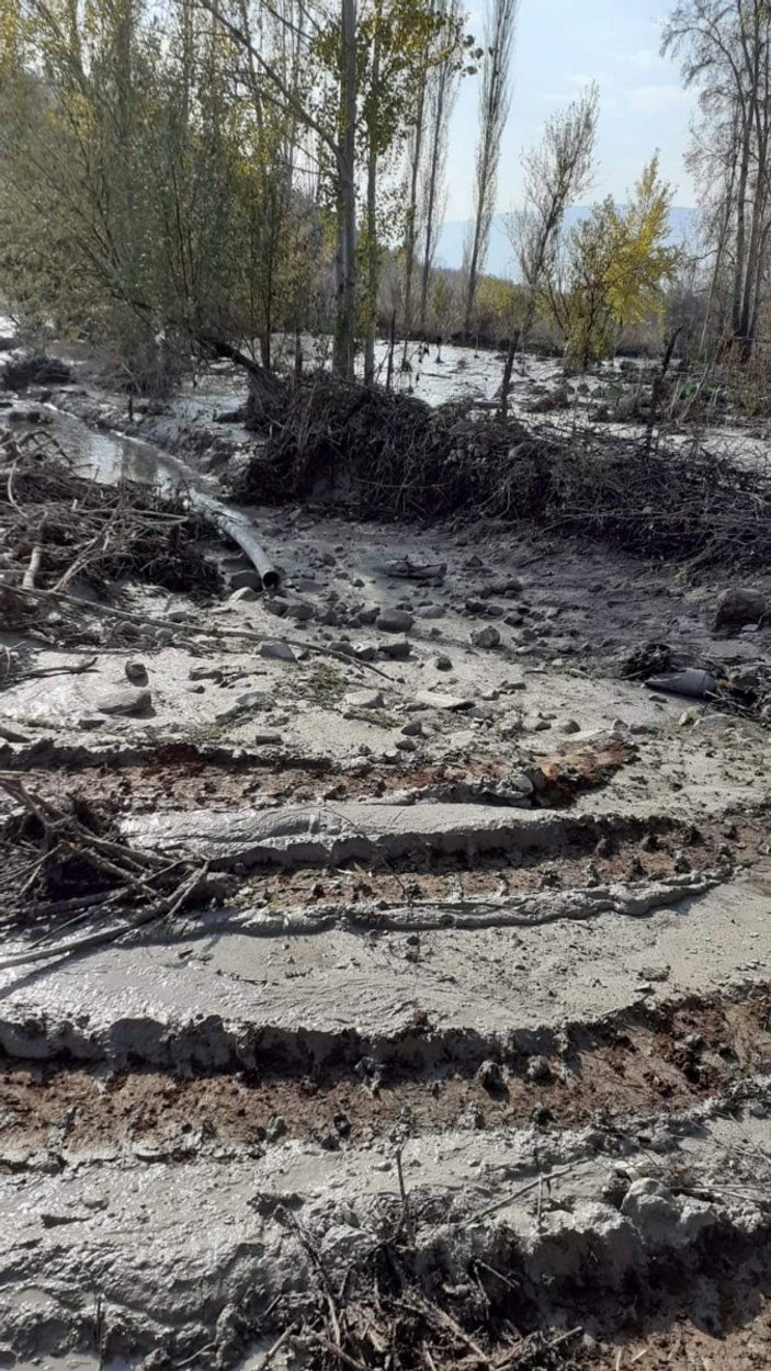 Giresun’daki çöken atık barajından, yaklaşık 5 bin ton kimyasal yayıldı