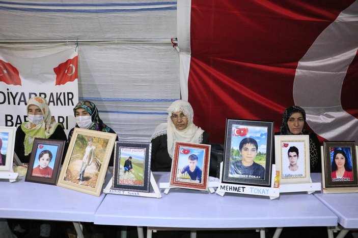 Diyarbakır ailelerinden Kamışlı’ya destek: Korkmasınlar, kazanacaklar