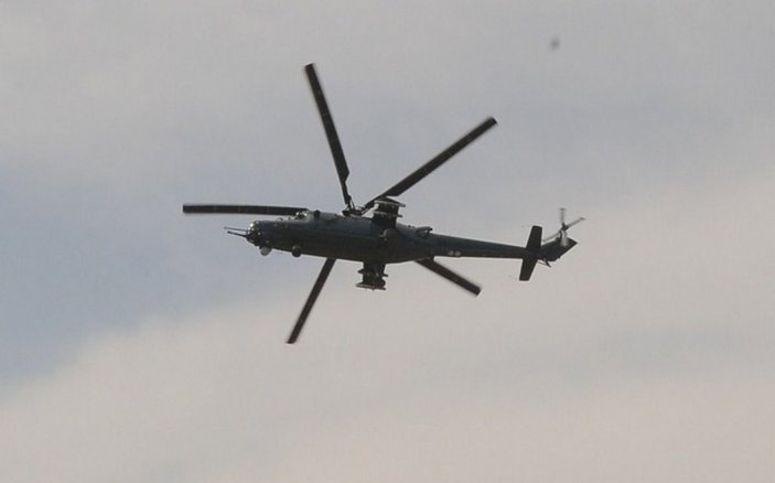 Azerbaycan'da askeri tatbikatta helikopter düştü