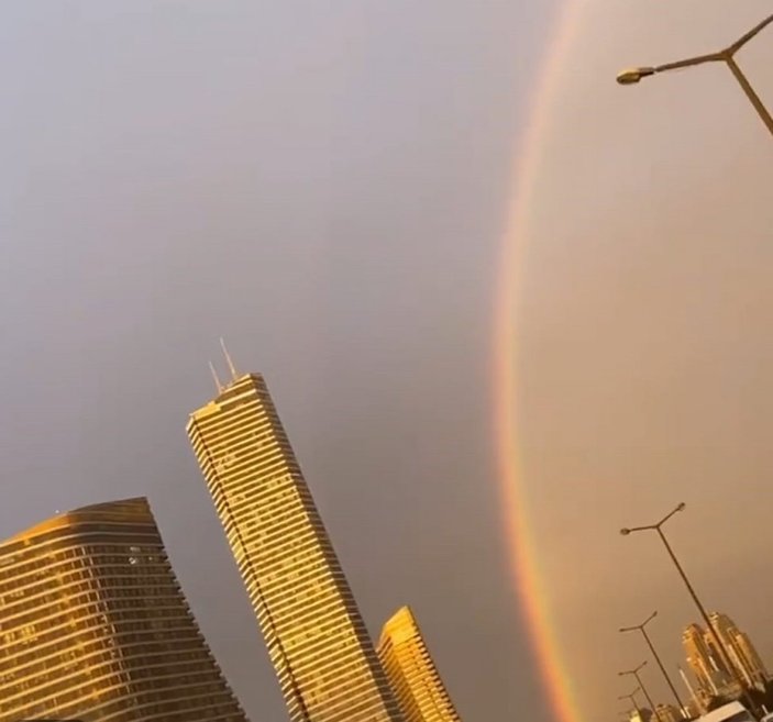 İstanbul'da fırtınayla birlikte gökkuşağı çıktı