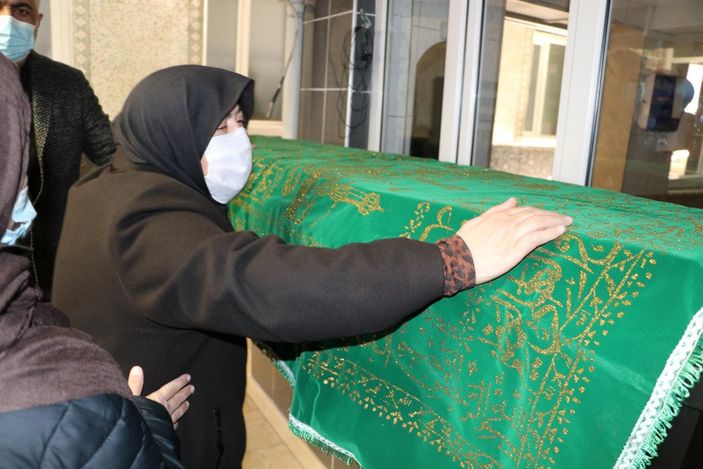 d Belçika'da döverek öldürülen genç, memleketinde toprağa verildi