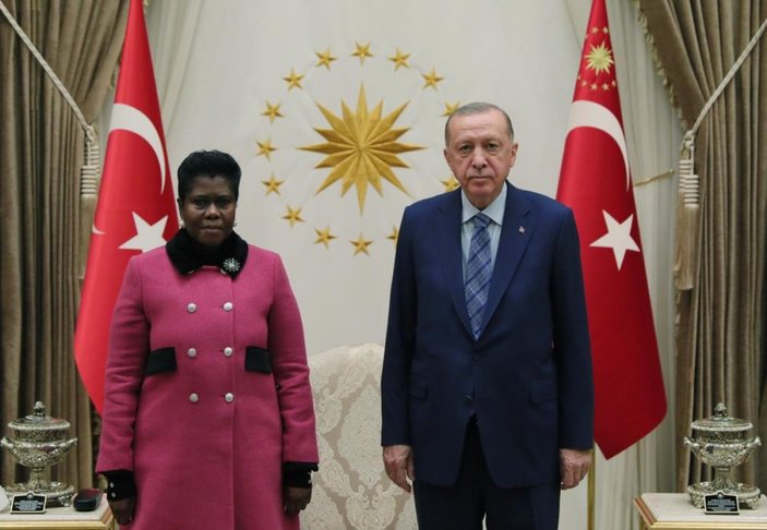 Güney Afrika Büyükelçisi'nden Cumhurbaşkanı Erdoğan'a güven mektubu