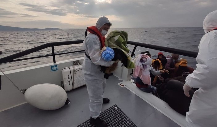 Yunanistan'ın ölüme terk ettiği kaçak göçmenler kurtarılıyor