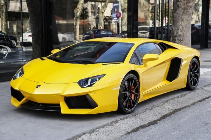 ABD'de sahte belgelerle korona kredisi çeken adam Lamborghini aldı