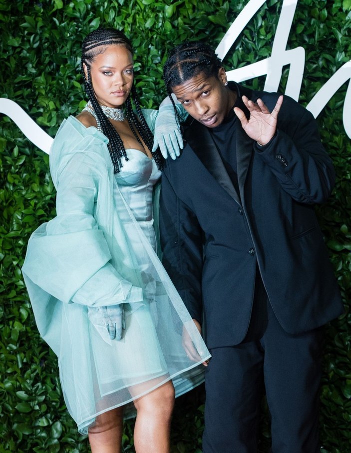 Rihanna hamile mi? Barbadoslu yıldızın son hali iddiaları güçlendirdi