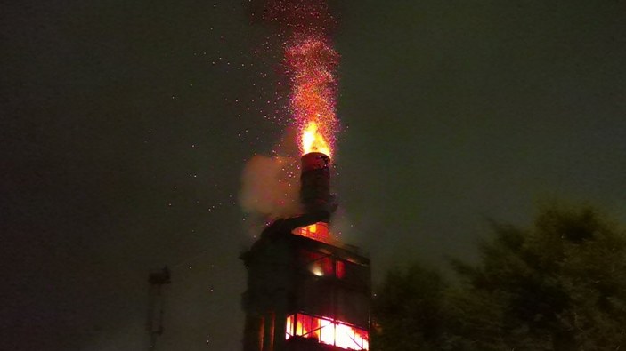 Bursa'da talaş deposunda yangın çıktı