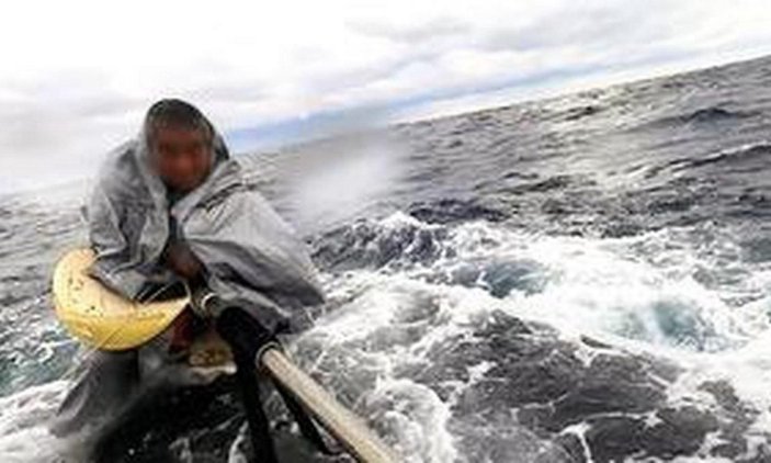 Japonya'da teknesi alabora olan yaşlı adamın mucize kurtuluşu