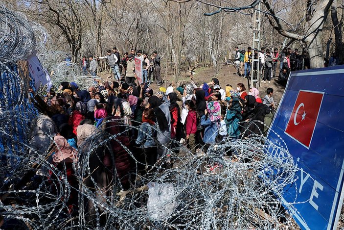 Yunan sınır muhafızları, sığınmacı sandıkları çevirmeni Türkiye’ye gönderdi