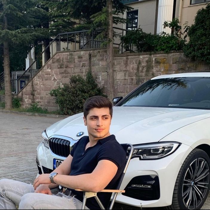 Esra Bilgiç'in kardeşi Ali Bilgiç 'yağız' bir delikanlı