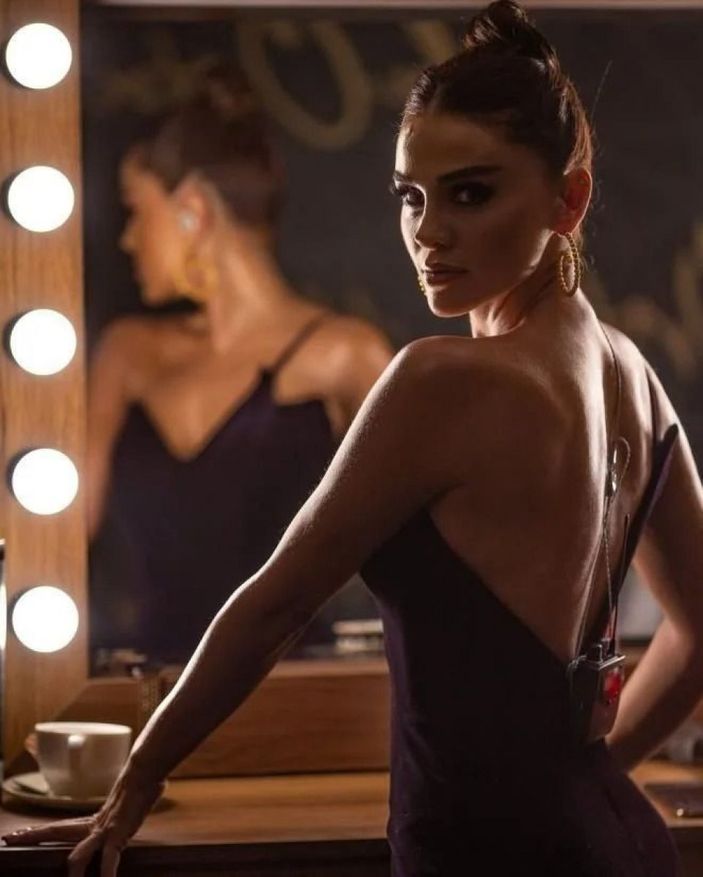 Azeri kızı Günel'in annesi güzelliğiyle kızını solladı! Gören dönüp bir daha baktı