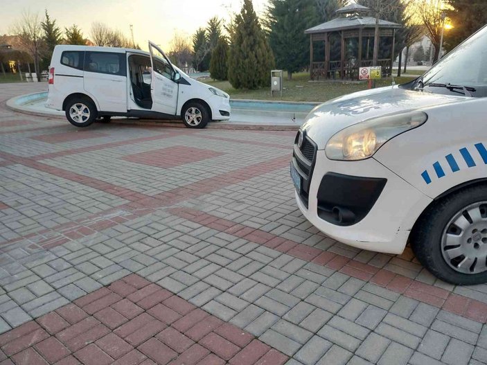 Konya’da alkollü sürücü, sokak zannedip çocuk parkına girdi