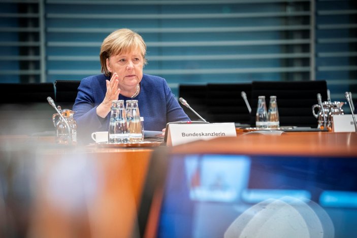 Alman basını: Merkel'i özleyeceğiz