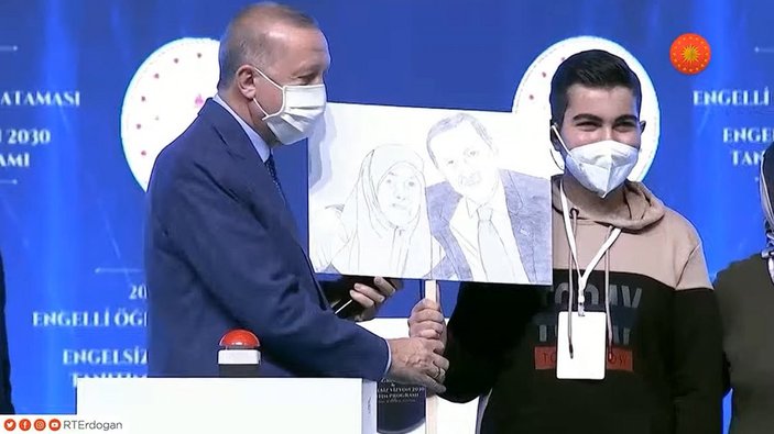 Cumhurbaşkanı Erdoğan'a, Engelli Öğretmen Atama Töreni'nde anlamlı hediye