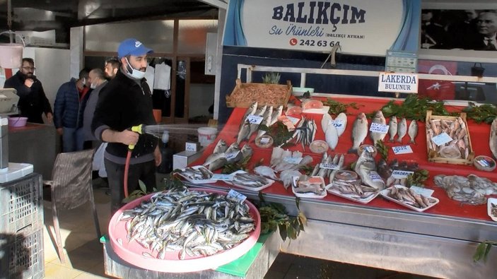 İstanbul'da etkili olan lodos balıkçıları vurdu