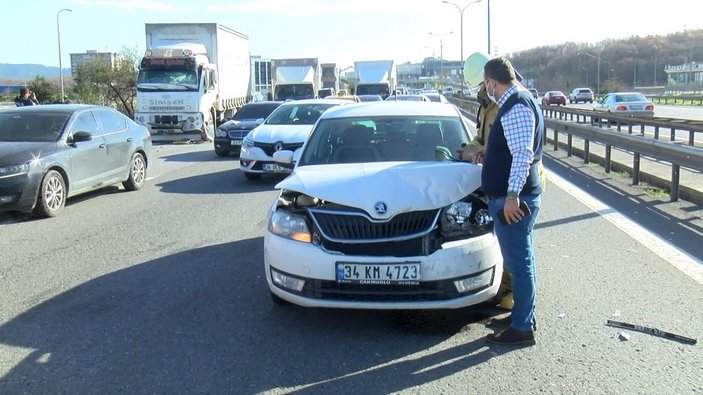 Sultanbeyli’de kamyon, yolcu dolu İETT otobüsüne çarptı