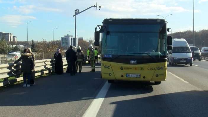 Sultanbeyli’de kamyon, yolcu dolu İETT otobüsüne çarptı