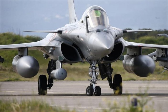 BAE, Fransa'dan 80 savaş uçağı alacak