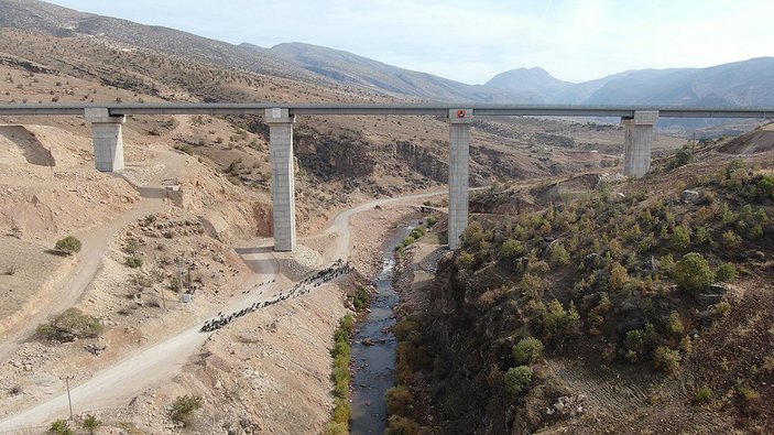 Siirt-Şırnak arası ulaşımı rahatlatacak Zarova Köprüsü hizmete giriyor