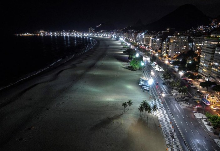 Brezilya'daki dünyaca ünlü plaja 'Omicron' engeli