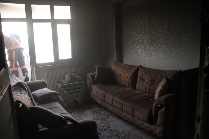 Elazığ'daki genç kadının evini eski sevgilisi ateşe verdi
