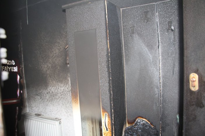 Elazığ'daki genç kadının evini eski sevgilisi ateşe verdi