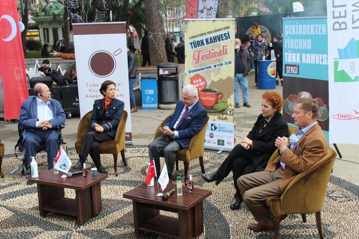 Kocaeli'de 400 yıllık Türk kahvesi fincanları sergileniyor
