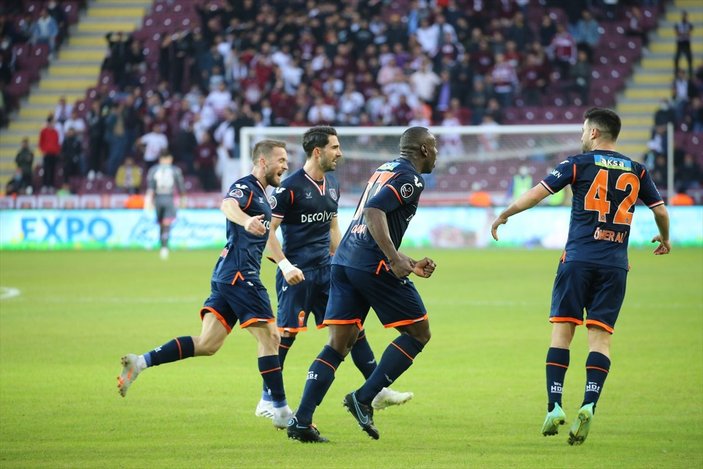 Başakşehir, Hatayspor'u 3 golle geçti