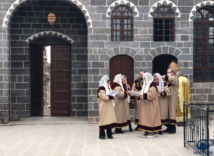 Diyarbakır'da teröristlerin tahrip ettiği kilisede restorasyon tamamlandı