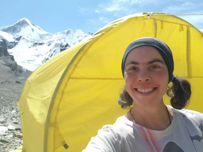 Esin Handal, Kar Leoparı unvanı alan ilk Türk kadın dağcı oldu