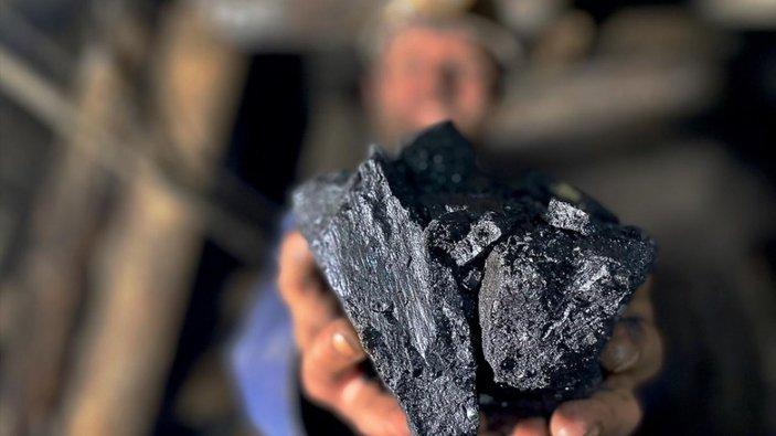 Zonguldak'ta yerin altında kömür çıkaran madencilerin bir günü