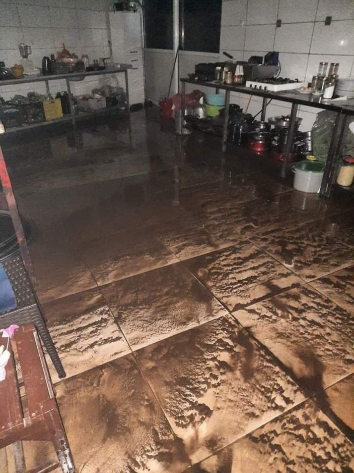 Marmaris’te sağanak yağış, sel ve su baskınlarına neden oldu