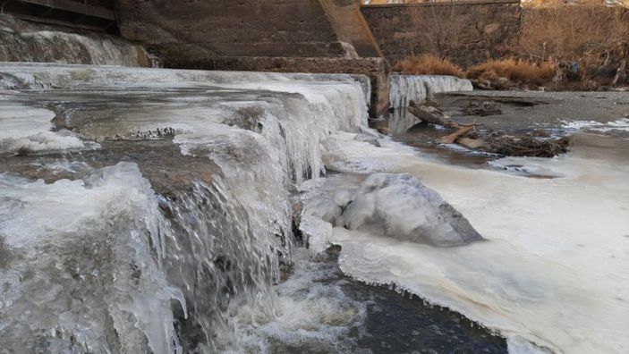 i Kars'ta hava sıcaklığı eksi 20'ye düştü