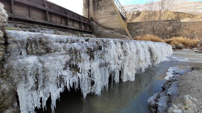 i Kars'ta hava sıcaklığı eksi 20'ye düştü