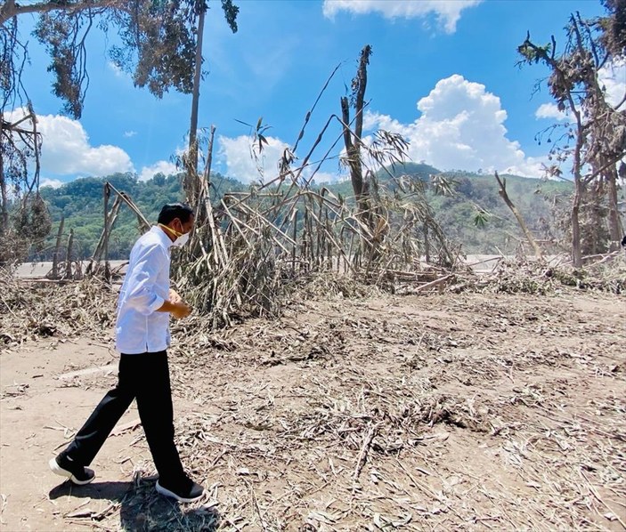 Endonezya'da kayıp 27 kişi aranıyor
