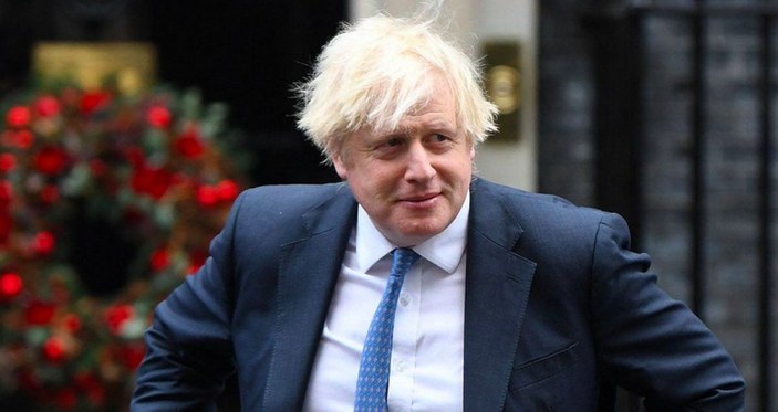 Boris Johnson ve ekibi geçen yıl kısıtlamaları ihlal ederek Noel partisi düzenlendi
