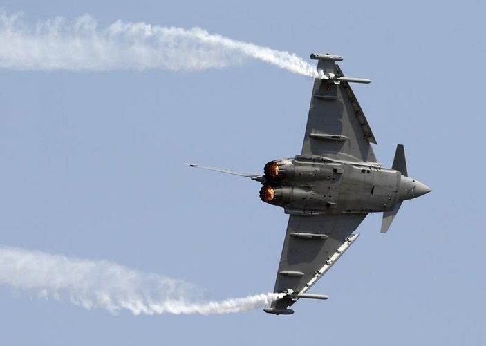Kuveyt, İtalya'dan iki savaş uçağını teslim aldı