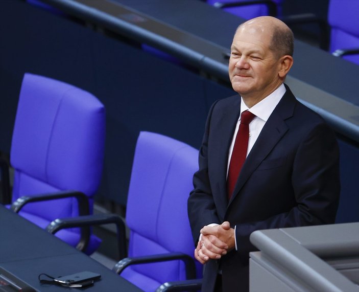 Almanya'da Olaf Scholz, Federal Meclis'te ilk tur oylamasında başbakan seçildi