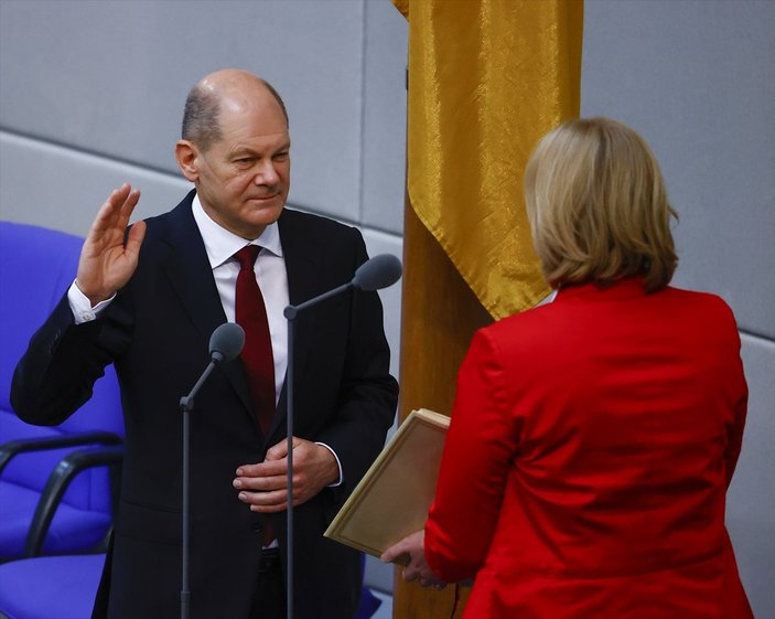 Almanya'da Olaf Scholz, Federal Meclis'te ilk tur oylamasında başbakan seçildi