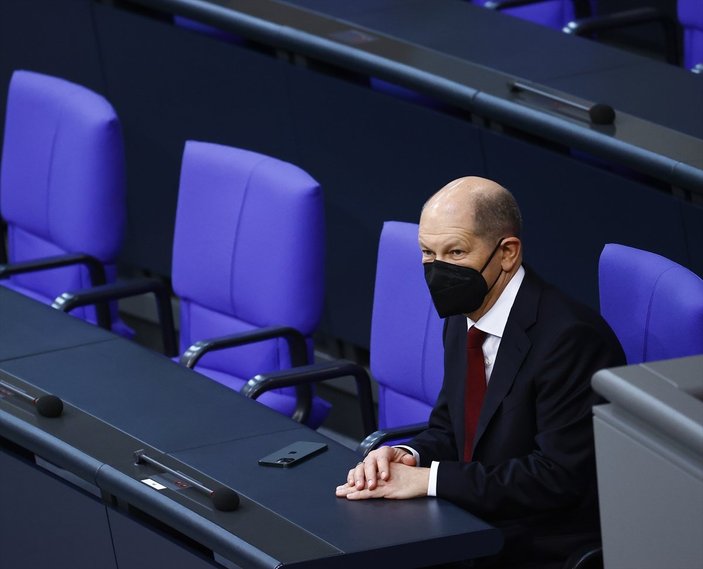 Almanya'da Olaf Scholz, Federal Meclis'te ilk tur oylamasında başbakan seçildi