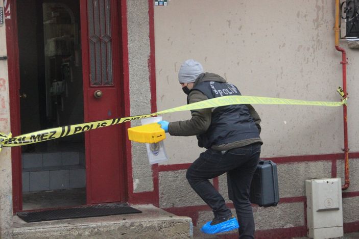 i Erzurum'da 4 patlayıcı, meraklı hurdacının elinde patladı