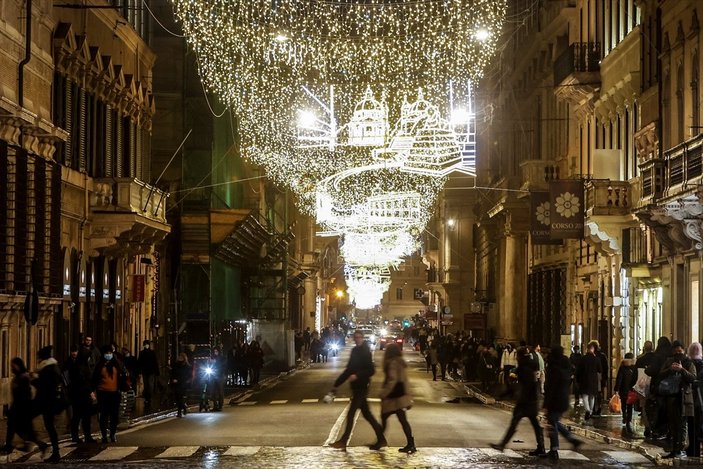 İtalya'nın başkenti Roma'da Noel hazırlıkları tamamlandı